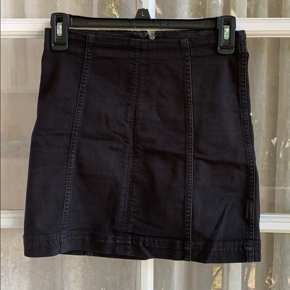 SUPER CUTE Free People Femme black skirt size 0